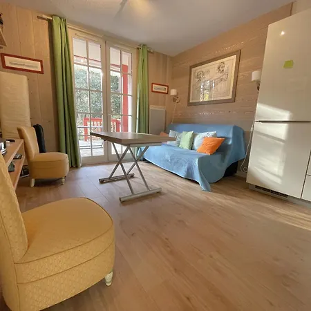 Apartment Pour 4 Pers. Avec Terrasse, Jardin Et Parking - Quartier Des Abatilles, - Fr-1-474-58